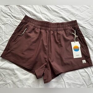 NWT Vuori Dash 2.0 Short 3" Sz M Chesnut